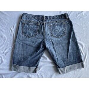 2000s No boundaries jean shorts men’s 32 skull serpent print